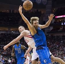 自信出手！布朗尼弧顶接球张手命中加长三分