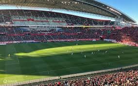 欧冠淘汰赛前瞻：巴萨主场迎战曼联,